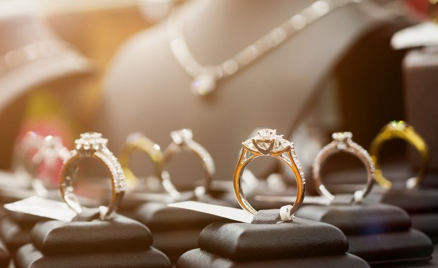 Zuchwały napad na jubilera w Warszawie. Znamy hipotezę śledczych