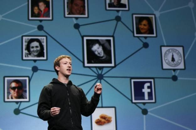 Zuckerberg twierdzi, że za Facebooka nigdy nie trzeba będzie płacić /AFP