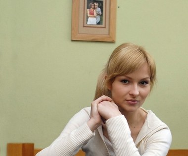 Żukowska jest absolwentką Państwowego Liceum Muzycznego im. St. Moniuszki w klasie skrzypiec.

- Matura ze skrzypiec była dla mnie stresem paraliżującym znacznie bardziej niż dzisiaj premiera teatralna. Czułam, że potrzebuję czegoś innego. Nie żałuję. Będąc muzykiem, byłabym nieszczęśliwa. Dyplomowy koncert oznaczał dla mnie lata pracy, życie bez chłopaka. Skrzypce zastępowały cały świat - wspomina aktorka.