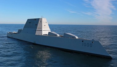 Zumwalt rozpoczął służbę w Navy