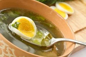 "Zupa dla ubogich", którą zajadaliśmy się w PRL-u. Tak zneutralizujesz szczawiany