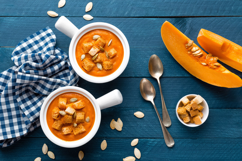 Zupa dyniowa zawiera pektyny, które utrudniają wchłanianie cholesterolu /123RF/PICSEL