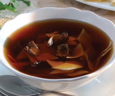 Zupa grzybowa z łazankami