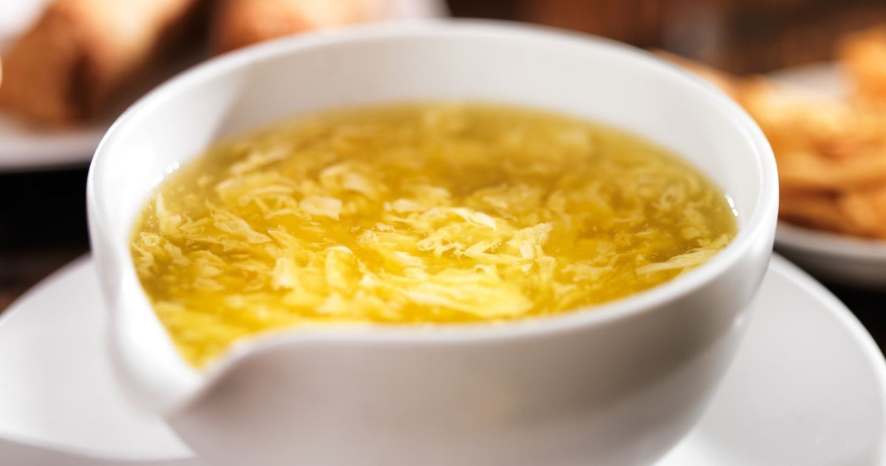 Zupa jajeczna to babciny sposób na infekcje /rez_art /123RF/PICSEL