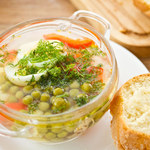 Zupa oliwkowa z groszkiem i marchewką