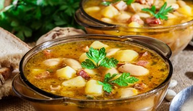 Zupa podawana na weselu u Zamoyskich, jadali ją też chłopi. Na mroźne, zimowe dni nie ma lepszej