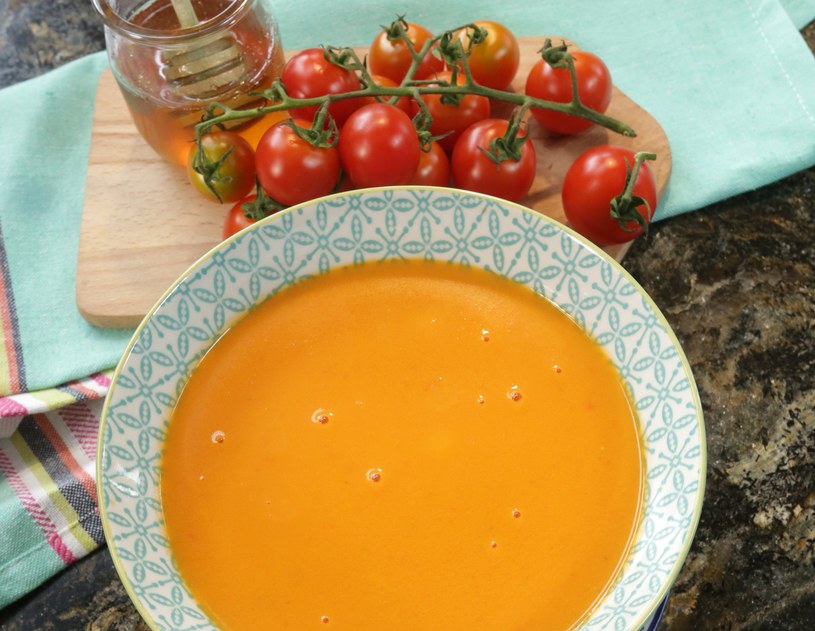 Zupa pomidorowa - przepis Ewy Wachowicz /materiał partnera