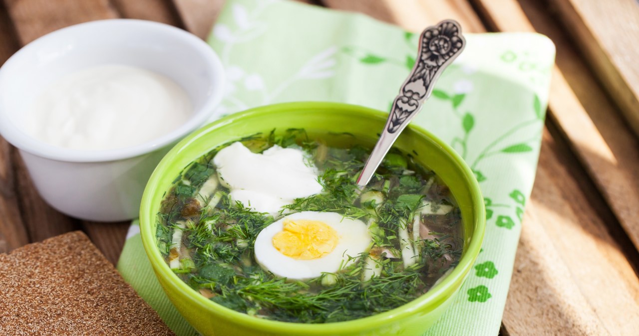 Zupa szczawiowa z jajkiem to przepis na pyszny i zdrowy obiad /123RF/PICSEL