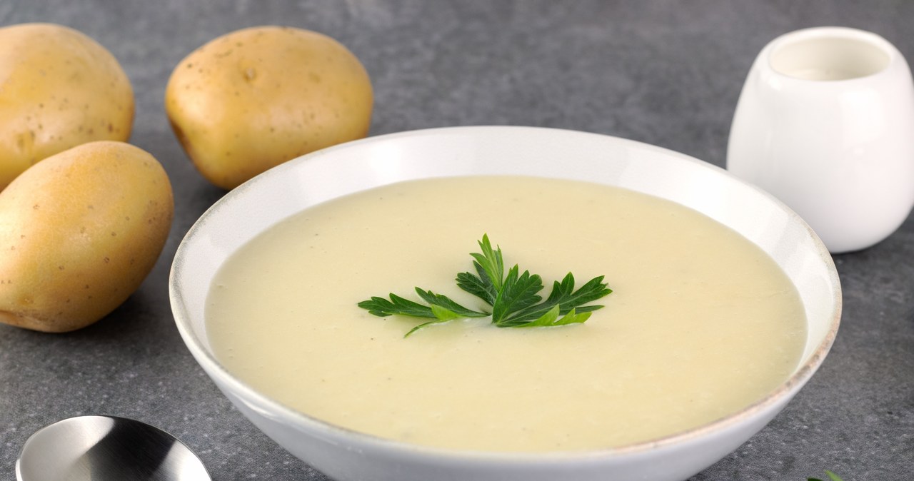 Zupa ziemniaczana jest szybkim i smacznym wyborem na jesienny obiad /Pixel