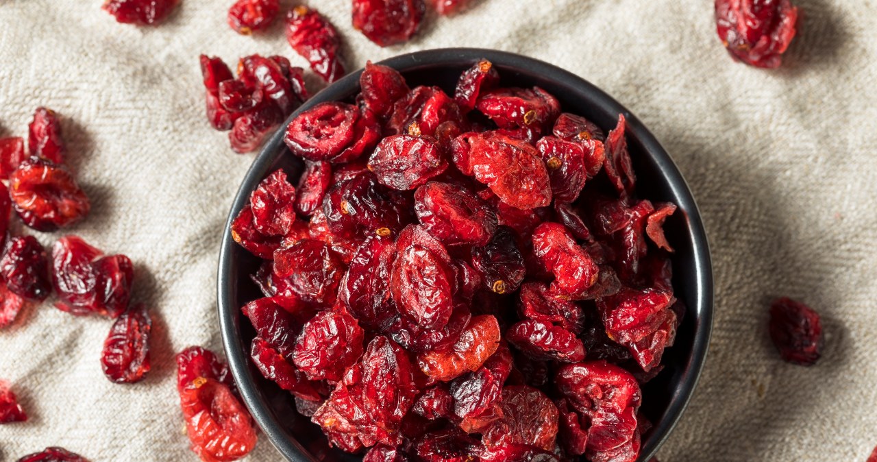 Żurawina to idealny dodatek do ciasta jogurtowego