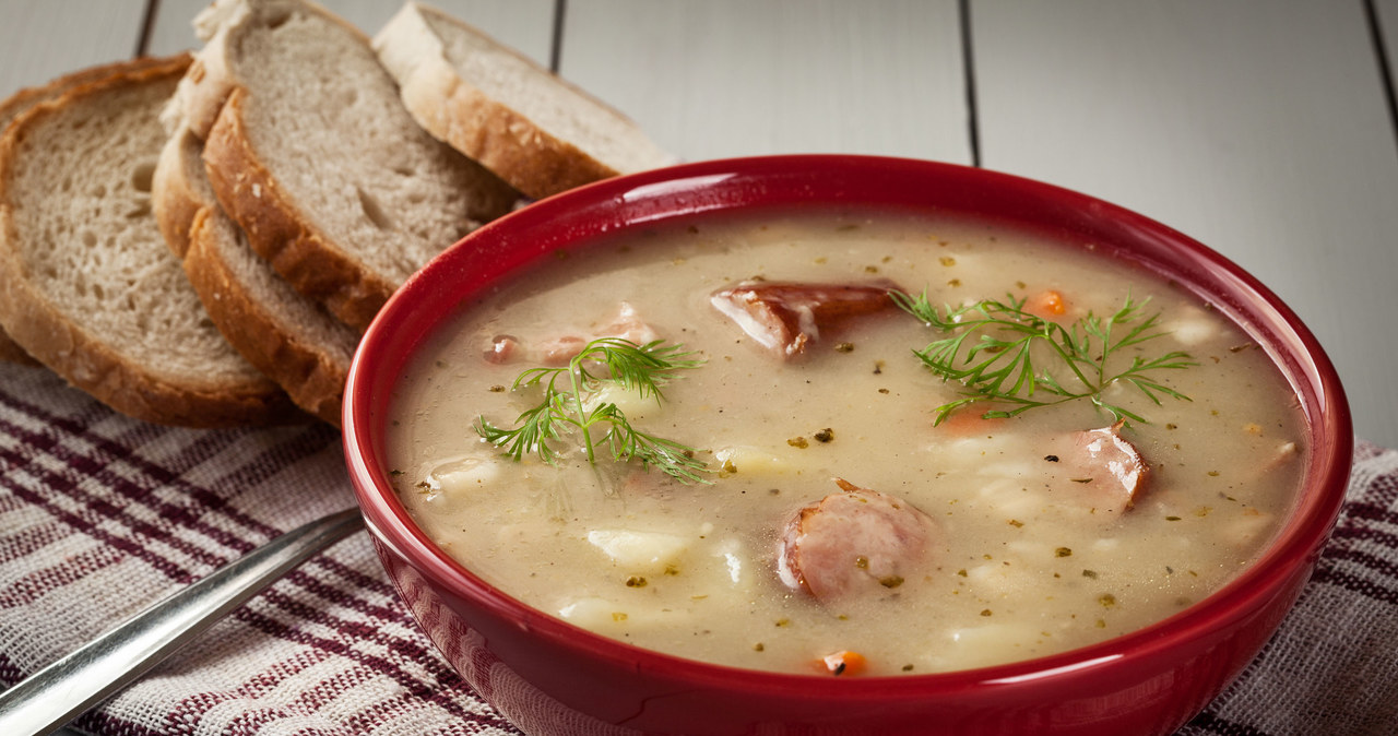 Żurek i barszcz biały to nie to samo. Różnice zauważamy głównie w zakwasie. /123RF/PICSEL