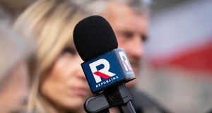 Żurek zawiesza prokuratora. "Wpuszczenie dziennikarzy TV Republika do strefy ochronnej PK"