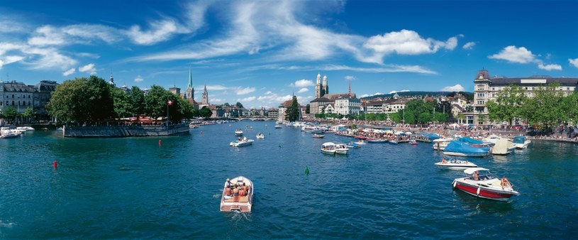 Zurych, widok z rzeki Limmat /Switzerland Tourism By-Line: swiss-image.ch/Christof Sonderegger /.