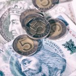 ZUS dopłaca ponad 300 zł do rachunków za prąd. Dochody nie mają znaczenia