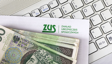 ZUS już ogłosił wypłaty 1636 zł. Pieniądze wyśle po 14 dniach