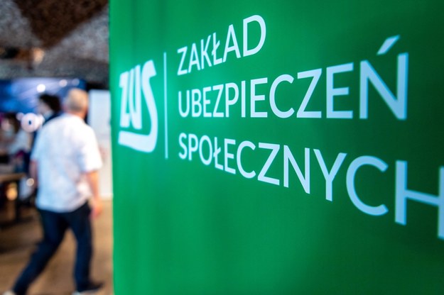 ZUS przelał prawie 240 mln zł na konta w ramach "Dobrego startu" /Tytus Żmijewski /PAP