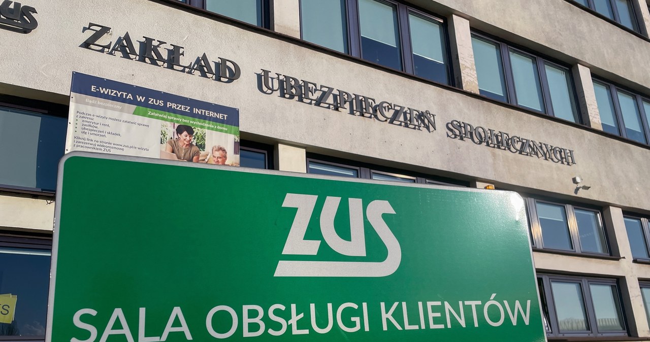 ZUS wypłaca 300 zł na rachunki. Wystarczy złożyć wniosek /Wojtek Laski /East News