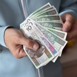 ​ZUS wypłaci pieniądze tym seniorom. Złożyłeś już wniosek?