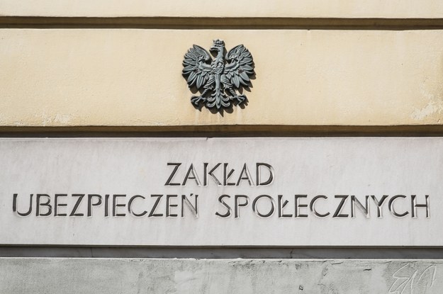 ZUS: Wypłata emerytur i rent jeszcze przed świętami /Albert Zawada /PAP