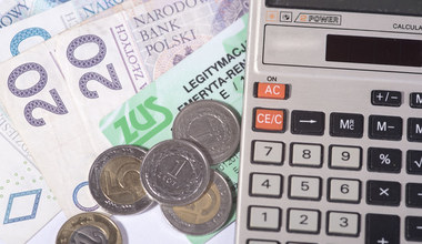 ZUS znów wydaje więcej. Mniej zwolnień chorobowych, więcej emerytur w 2024