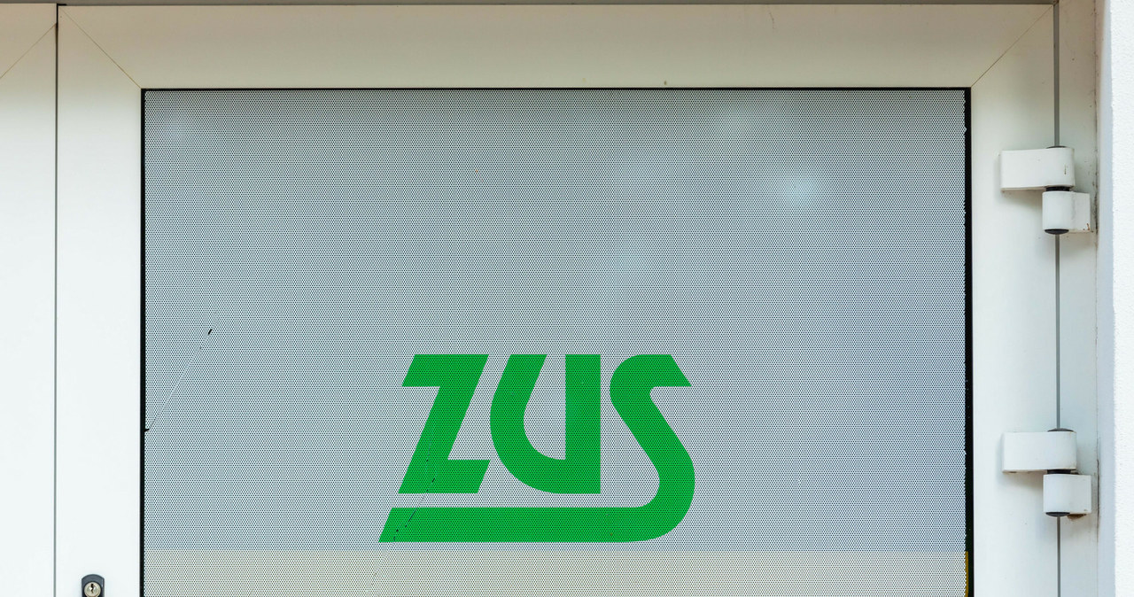 ZUS zwrócił przedsiębiorcom ponad miliard złotych w związku z nadpłatą składek zdrowotnych / Arkadiusz Ziolek /East News