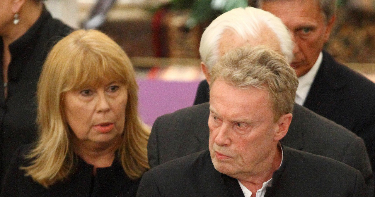 Zuzanna Łapicka-Olbrychska i Daniel Olbrychski na pogrzebie Andrzeja Łapickiego, 2012 r. /Jan Kucharzyk /East News