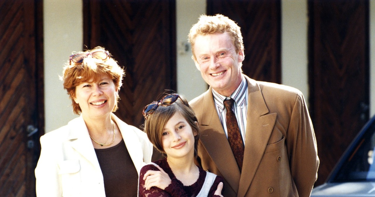 Zuzanna Łapicka-Olbrychska i Daniel Olbrychski z córką Weroniką, 1994 r. /Zenon Zyburtowicz /Reporter