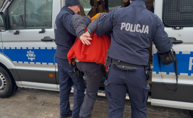 Zwabiali do domu, siłą przetrzymywali. Policja uderzyła w handlarzy ludźmi
