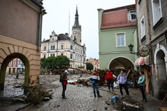 Zwały błota, zniszczone domy i ulice. Tak wygląda Lądek-Zdrój po przejściu wielkiej wody 