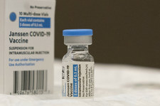 Związek między szczepionką Johnson & Johnson a tworzeniem się zakrzepów? Prezes URPL odpowiada