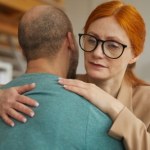 Związek przypomina bardziej relację matki z synem? To problem wielu kobiet