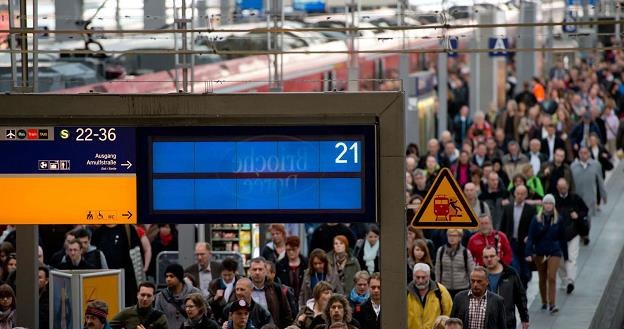 Związek zawodowy maszynistów GDL ogłosił bezterminowy strajk na kolei /AFP