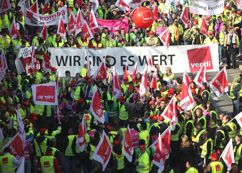 Związek zawodowy Verdi zorganizował strajk na berlińskim lotnisku. Pracownicy walczą o wyższe płace /AFP