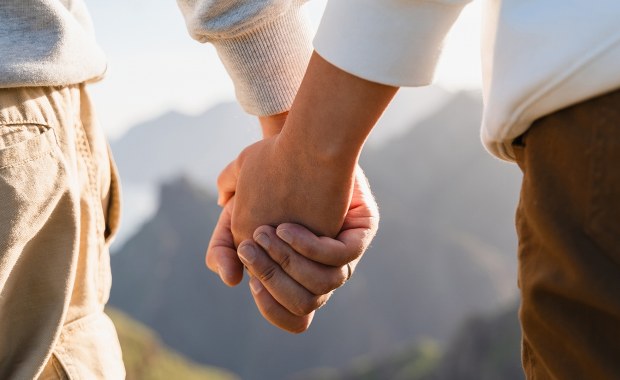 Związki partnerskie: Europa daje równe prawa. Co z Polską?