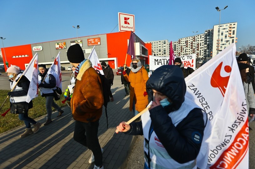 Związki zawodowe w Kaufland protestowały ws. podwyżek już w 2022 roku /PAWEL RELIKOWSKI / POLSKA PRESS /East News