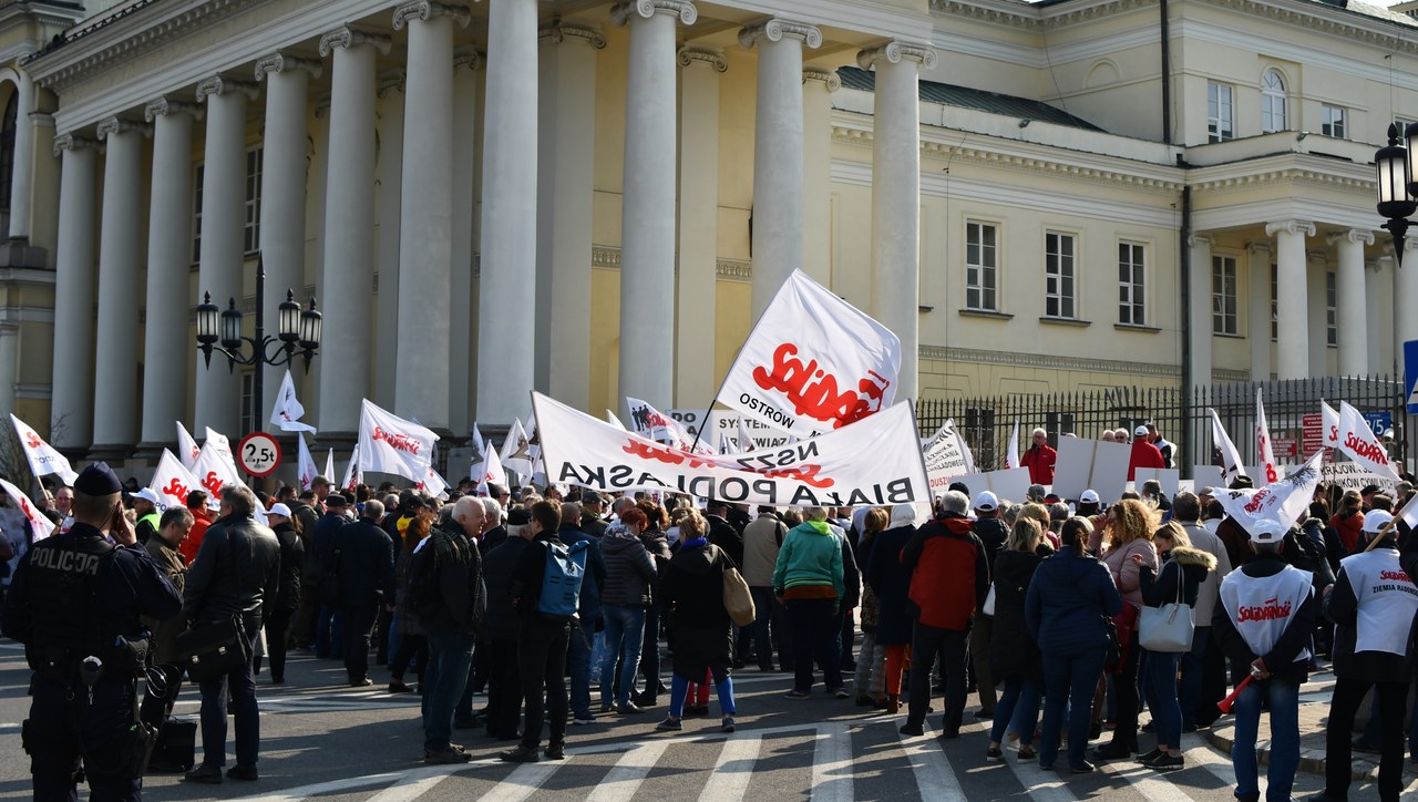 Związkowcy protestowali w całym kraju. "Chcemy piątki Solidarności"