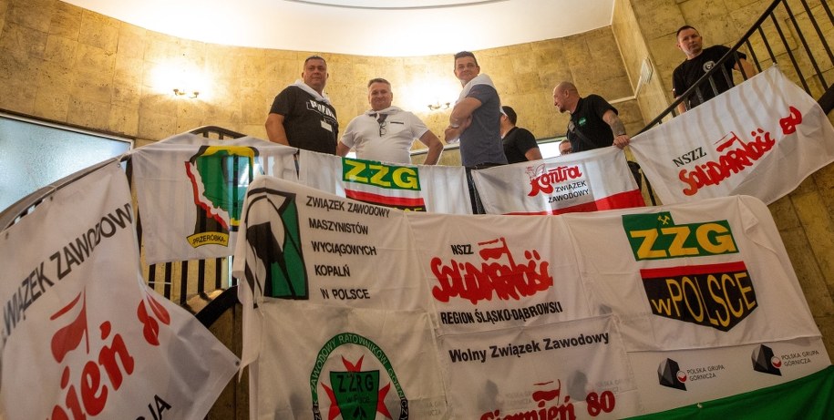Związkowcy w siedzibie PGG w Katowicach /Tomasz Wiktor /PAP