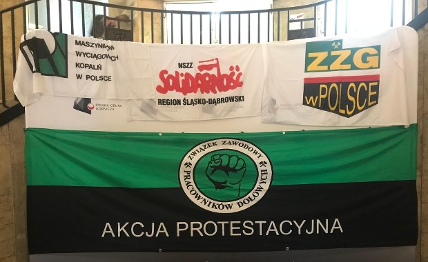 Związkowcy weszli do siedziby PGG. "Zostaniemy tu do skutku"