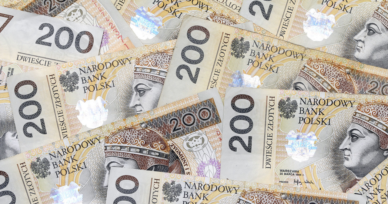 Związkowcy z KGHM chcą premii i podwyżek /123RF/PICSEL