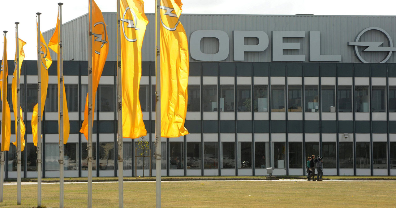 Związkowcy z Opla pytają: Co robi PiS rząd, aby ochronić miejsca pracy? /AFP