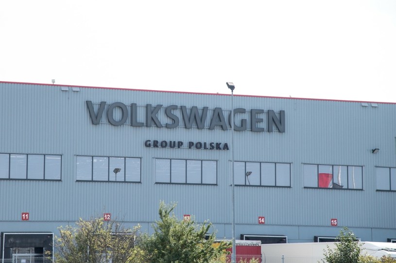 Związkowcy z poznańskiego oddziału Volkswagena wynegocjowali podwyżkę płac i gwarancję zatrudnienia /Wojciech Stróżyk /Reporter
