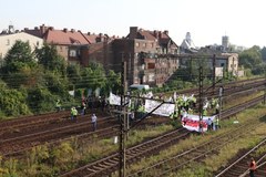 Związkowcy zablokowali tory. Protestują przeciw zwolnieniom w PKP Cargo