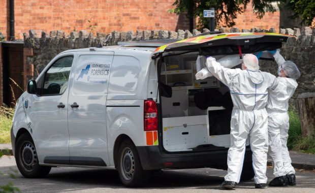 Zwłoki dwóch mężczyzn w walizkach. Przełom w szokującej sprawie 