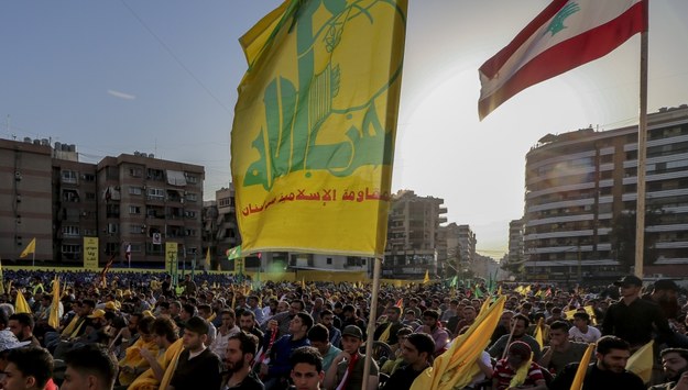 Zwolennicy Hezbollahu /NABIL MOUNZER   /PAP/EPA