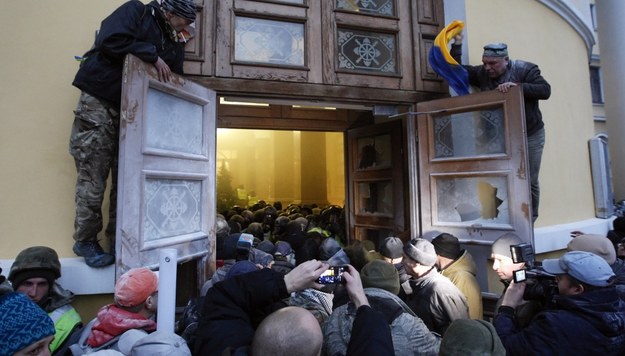 Zwolennicy Saakaszwilego chcieli zająć Pałac Październikowy. Doszło do starć /STEPAN FRANKO /PAP/EPA