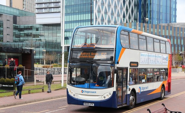 Zwolniona przez swój niski wzrost może wrócić do pracy