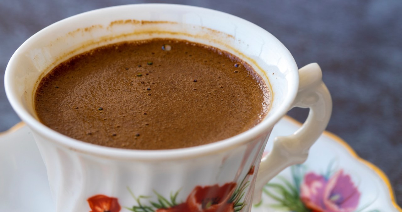 Zwróć uwagę na to, jaką kawę pije twój partner. To wiele mówi o jego osobowości /ibrahimkavus /123RF/PICSEL