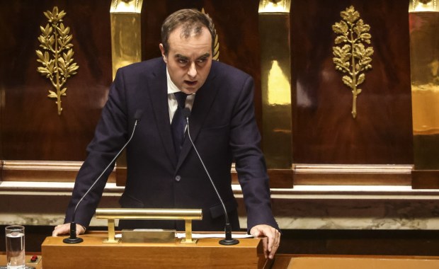 Zwrot akcji we Francji. Premier składa propozycję