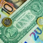 pieniądze Zwrot w cenach euro, dolara i funta. Oto aktualne kursy walut