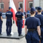 Zwrot w policji. Świadczenia pomogły, Warszawa wyjątkiem